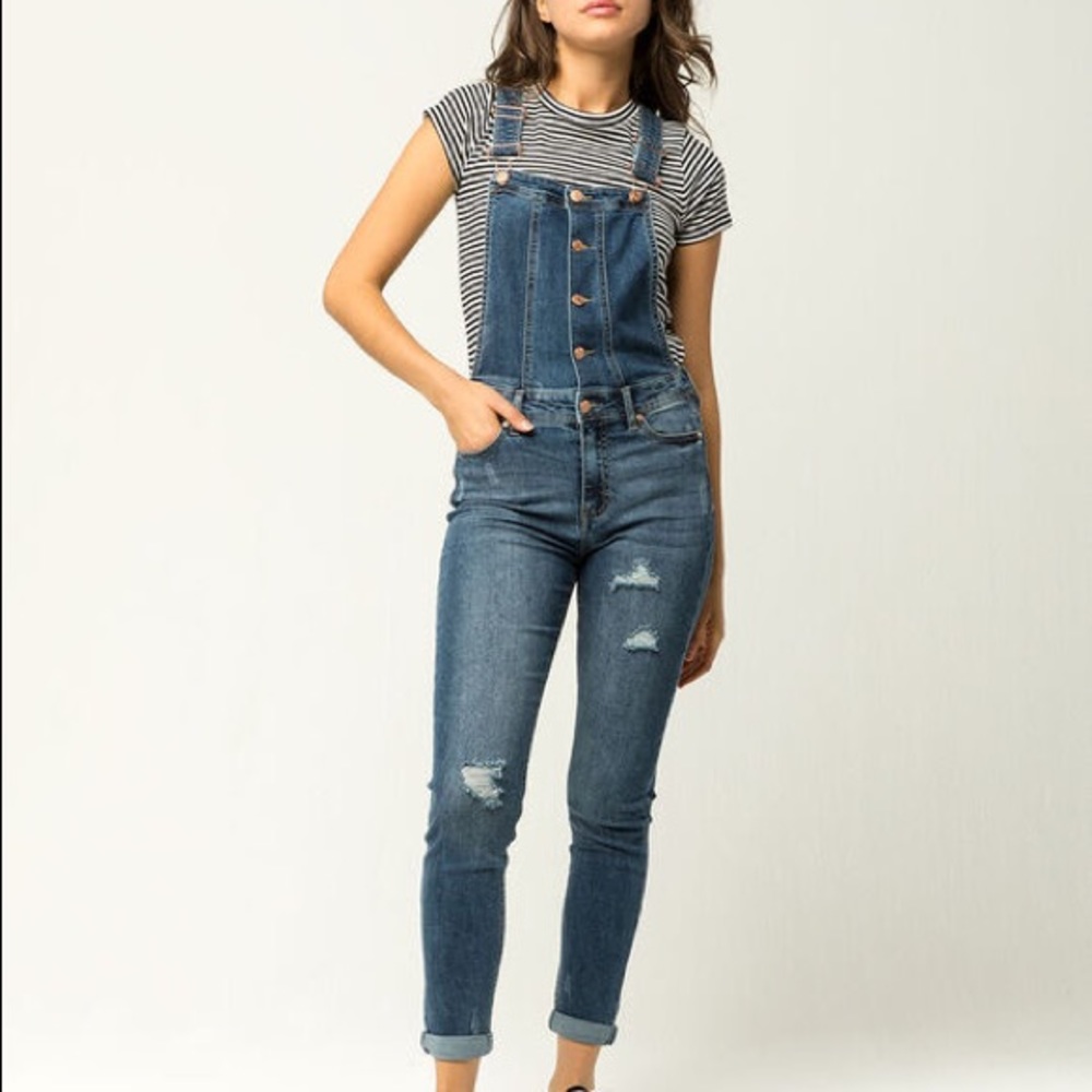 Girls Celebrity Pink Denim Overalls sz M from Tillys NWOT